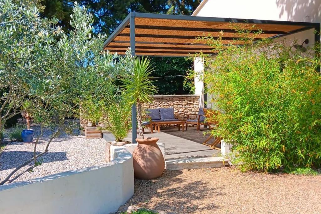 Gite Cosy Au Coeur Du Luberon Lagnes 外观 照片